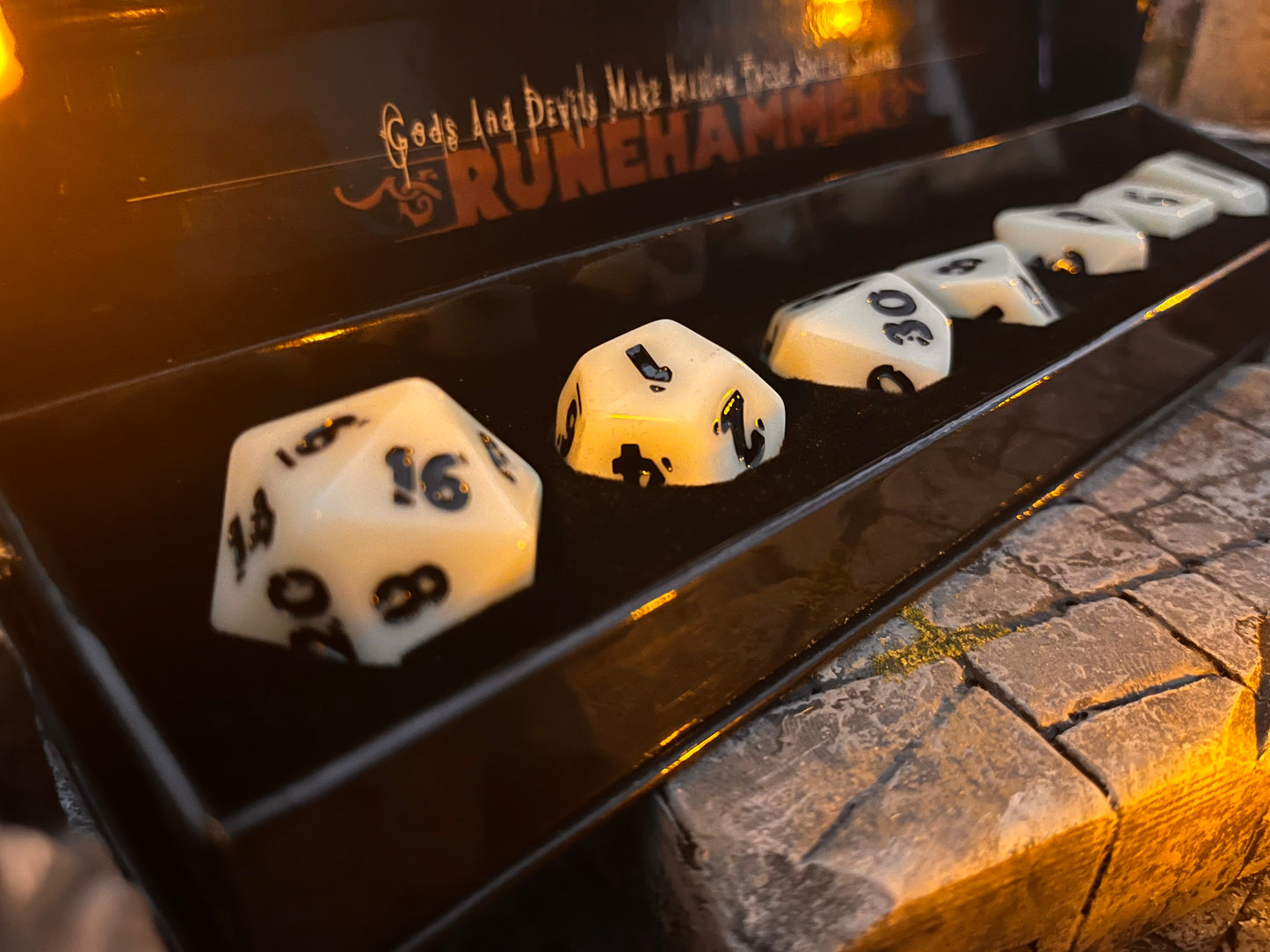 Official Runehammer - Dice Set